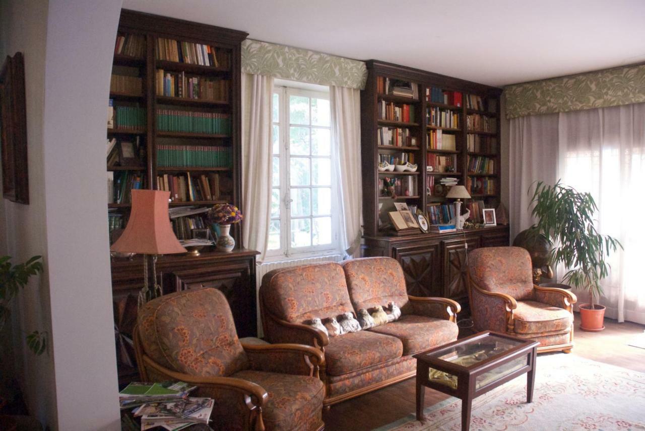 Le Clos des Cèdres b&b La Rochefoucauld Esterno foto