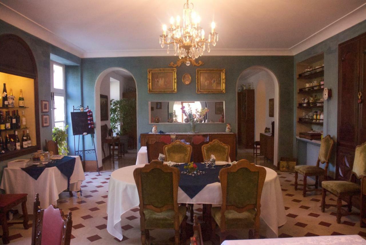 Le Clos des Cèdres b&b La Rochefoucauld Esterno foto