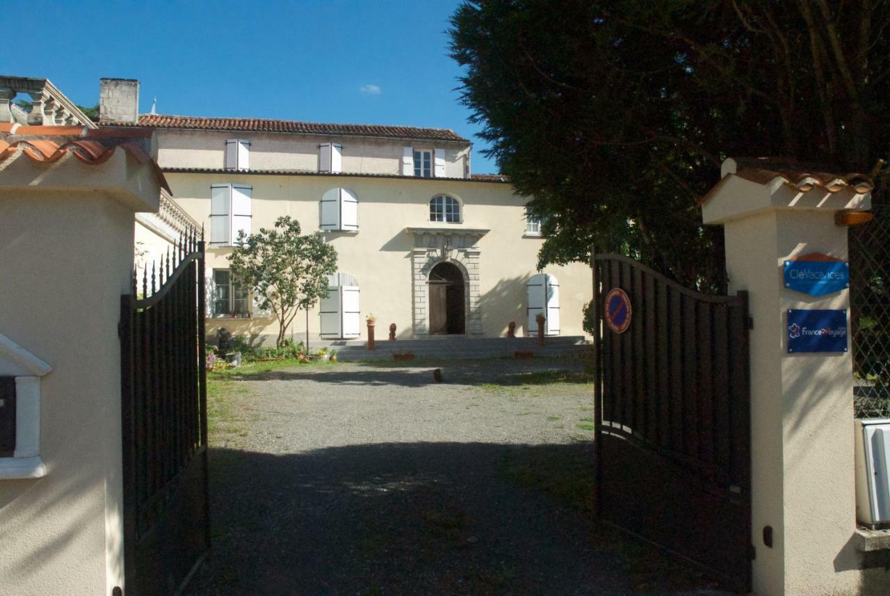 Le Clos des Cèdres b&b La Rochefoucauld Esterno foto