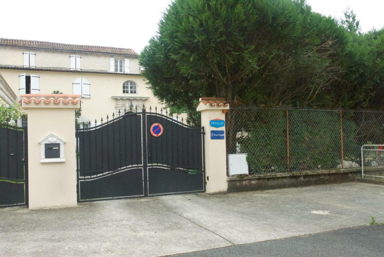 Le Clos des Cèdres b&b La Rochefoucauld Esterno foto