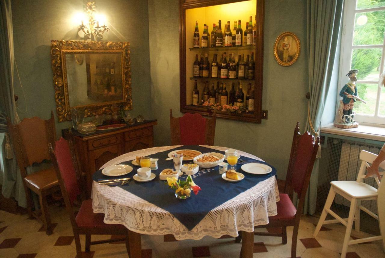Le Clos des Cèdres b&b La Rochefoucauld Esterno foto