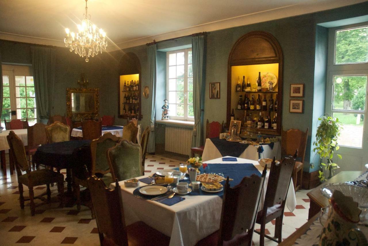 Le Clos des Cèdres b&b La Rochefoucauld Esterno foto