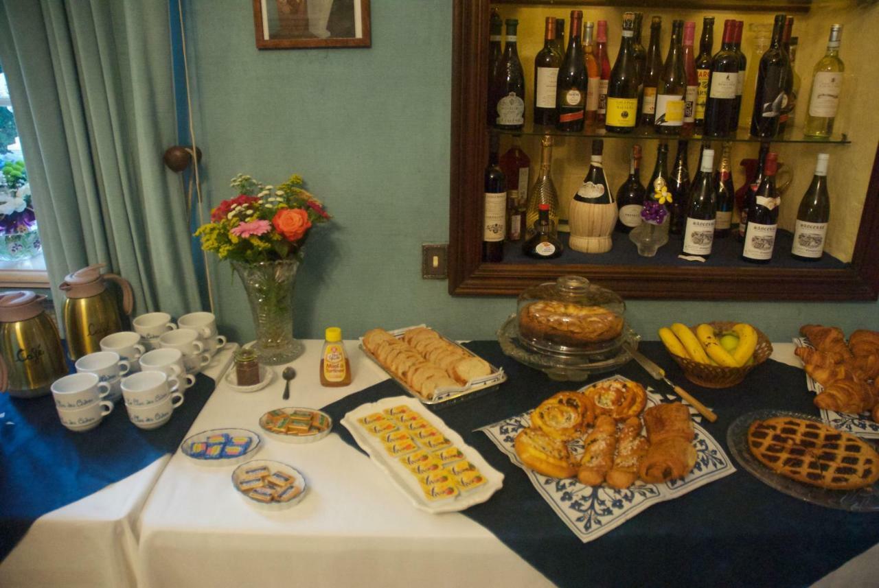 Le Clos des Cèdres b&b La Rochefoucauld Esterno foto