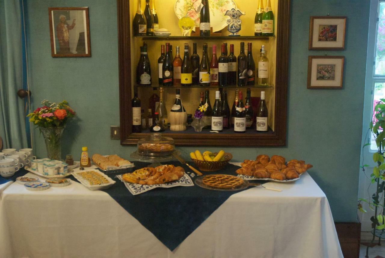 Le Clos des Cèdres b&b La Rochefoucauld Esterno foto